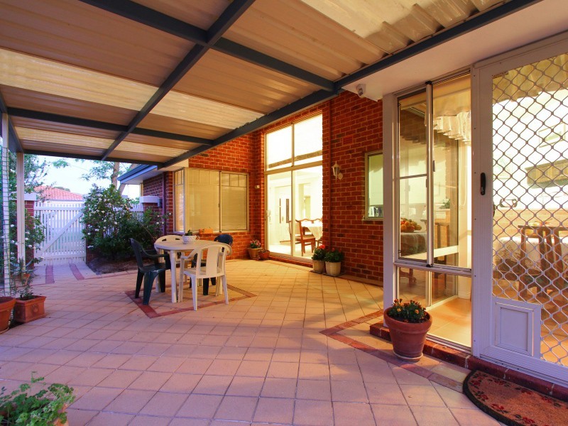 84 Waterford Avenue, Waterford WA 6152