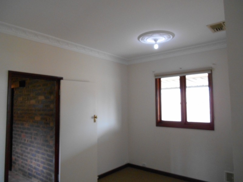 18 Westlake Street, Wilson WA 6107