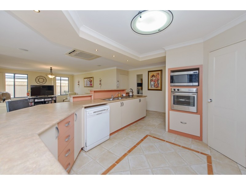 261 Station Street, East Cannington WA 6107