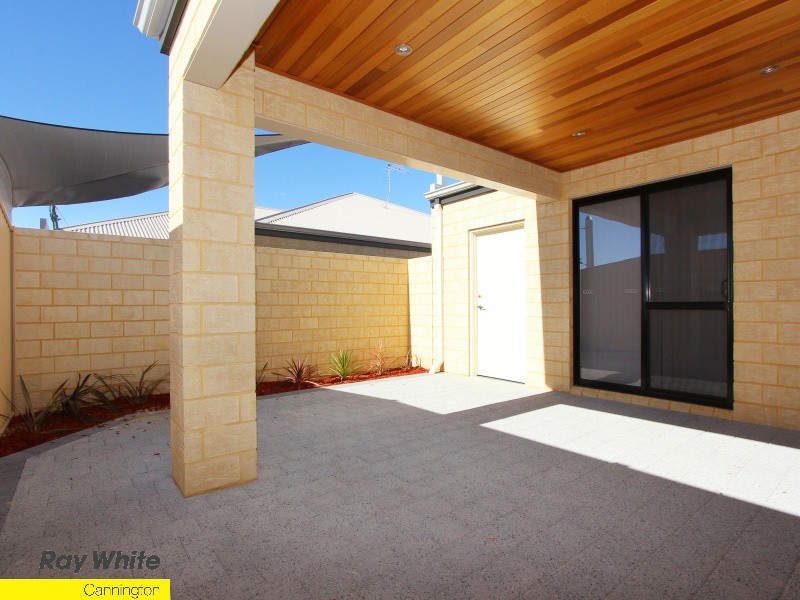 12A Lester Drive, Thornlie WA 6108