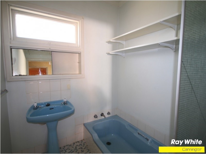 30 Lester Drive, Thornlie WA 6108