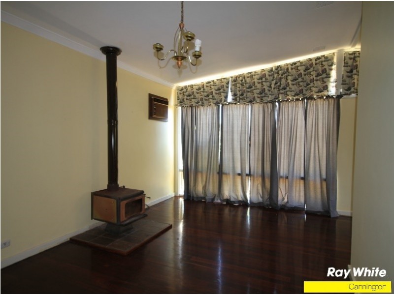 30 Lester Drive, Thornlie WA 6108