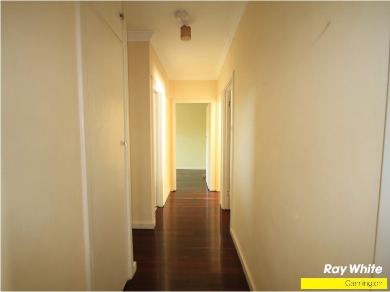 30 Lester Drive, Thornlie WA 6108