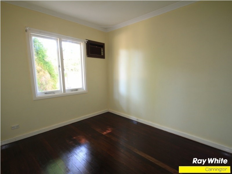 30 Lester Drive, Thornlie WA 6108