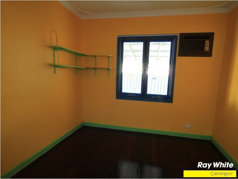 30 Lester Drive, Thornlie WA 6108