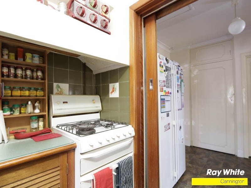 18 Naree Road, Wilson WA 6107