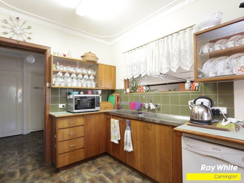 18 Naree Road, Wilson WA 6107