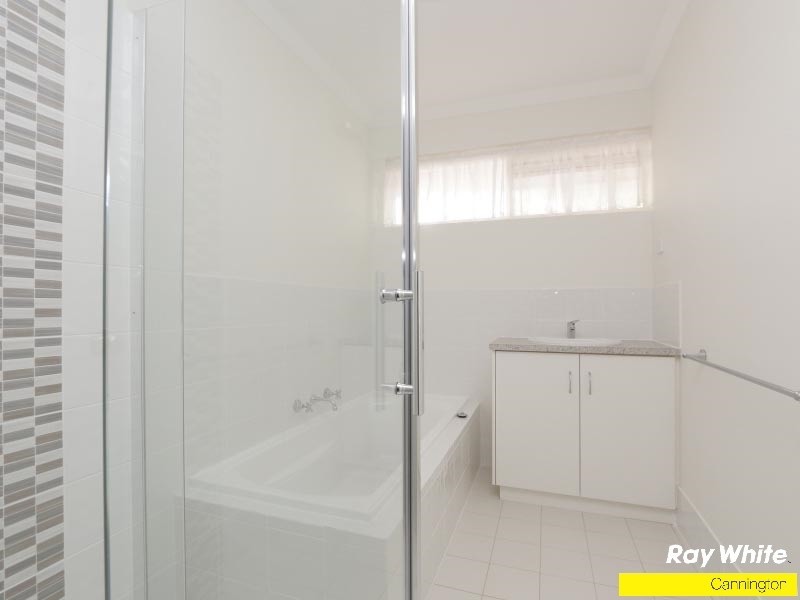 18 Debenham Street, Thornlie WA 6108