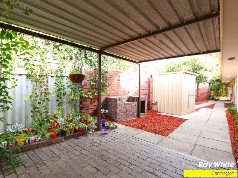 18 Debenham Street, Thornlie WA 6108