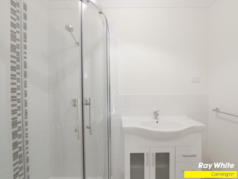 18 Debenham Street, Thornlie WA 6108