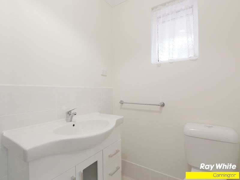 18 Debenham Street, Thornlie WA 6108