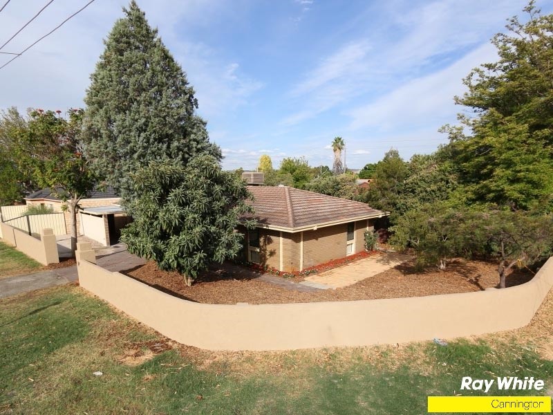 18 Debenham Street, Thornlie WA 6108