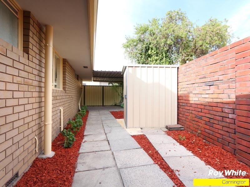 18 Debenham Street, Thornlie WA 6108
