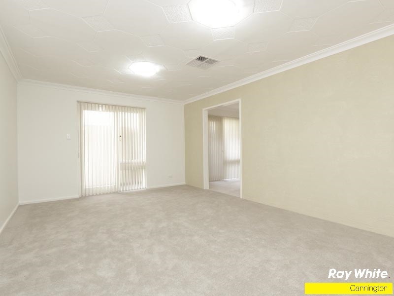 18 Debenham Street, Thornlie WA 6108