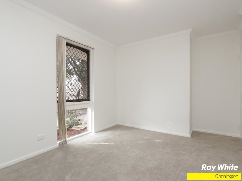 18 Debenham Street, Thornlie WA 6108