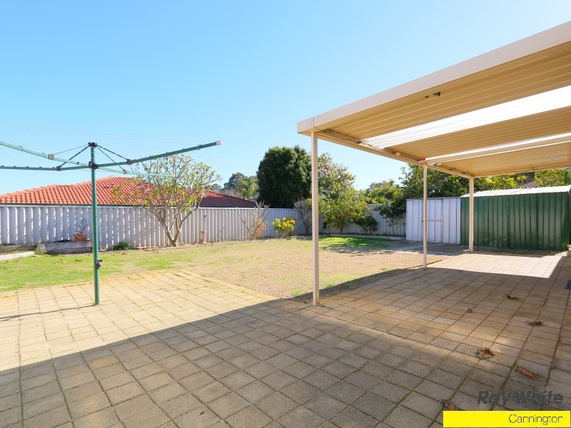 19 Lansing Street, Queens Park WA 6107
