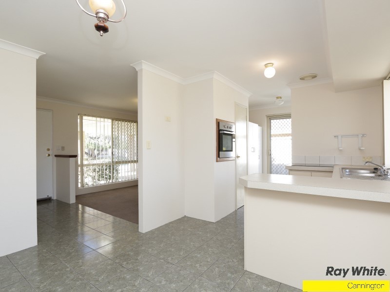 19 Lansing Street, Queens Park WA 6107