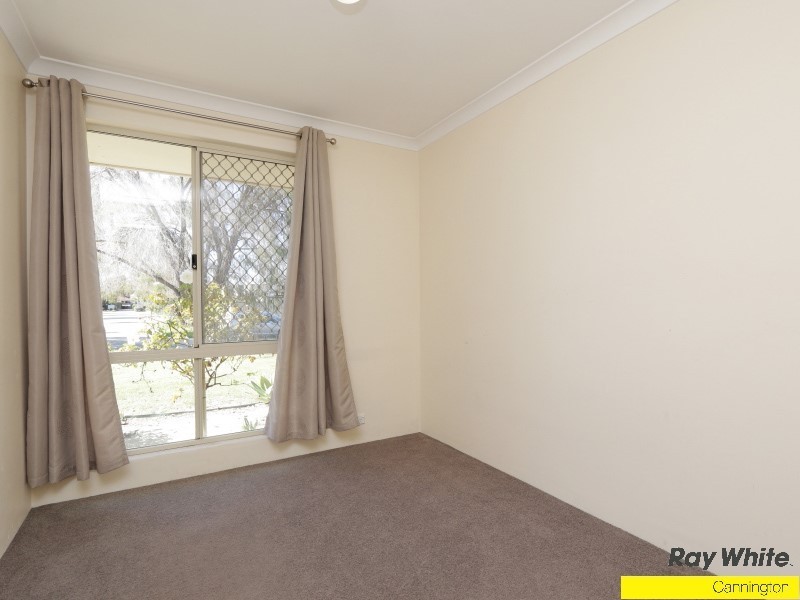 19 Lansing Street, Queens Park WA 6107