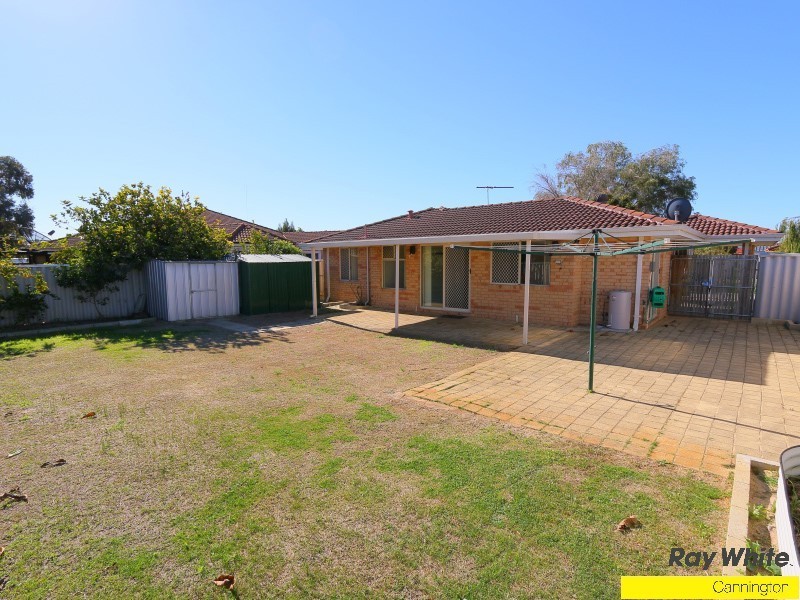 19 Lansing Street, Queens Park WA 6107