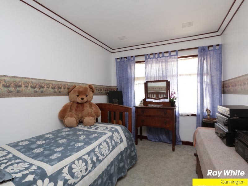 17 Faversham Street, Beckenham WA 6107