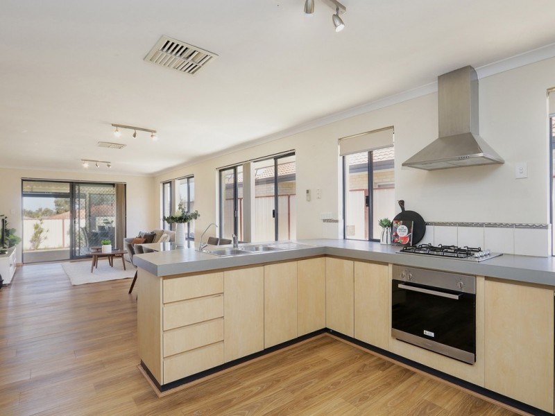 63 Cross Street, Queens Park WA 6107