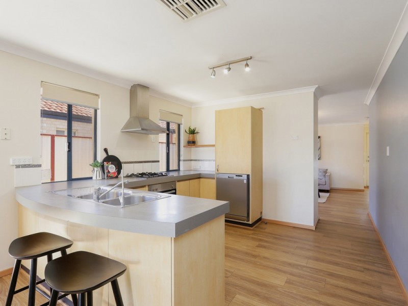 63 Cross Street, Queens Park WA 6107