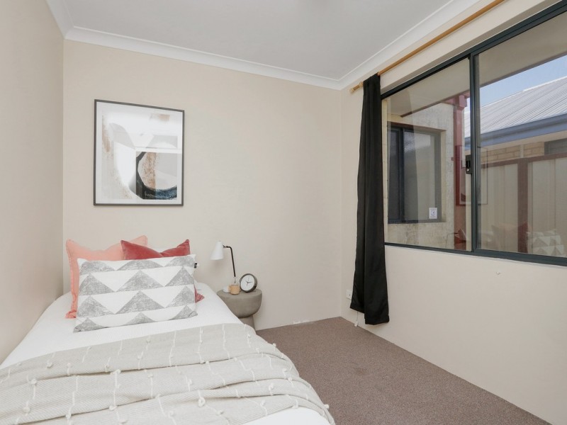 63 Cross Street, Queens Park WA 6107