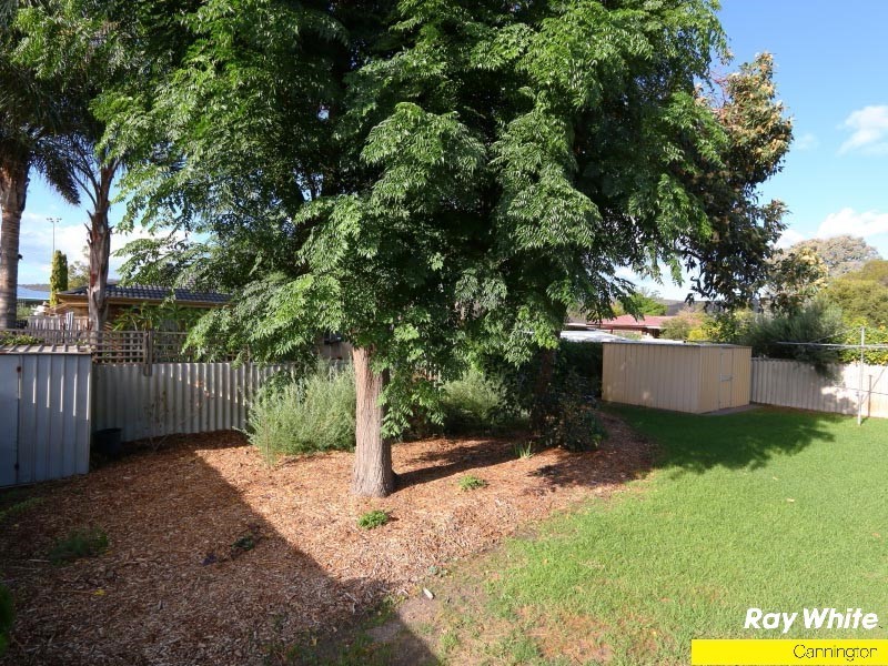 21 Hibiscus Rd, Maddington WA 6109