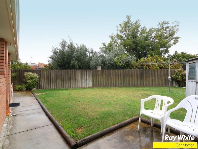 27 Dealy Close, Cannington WA 6107