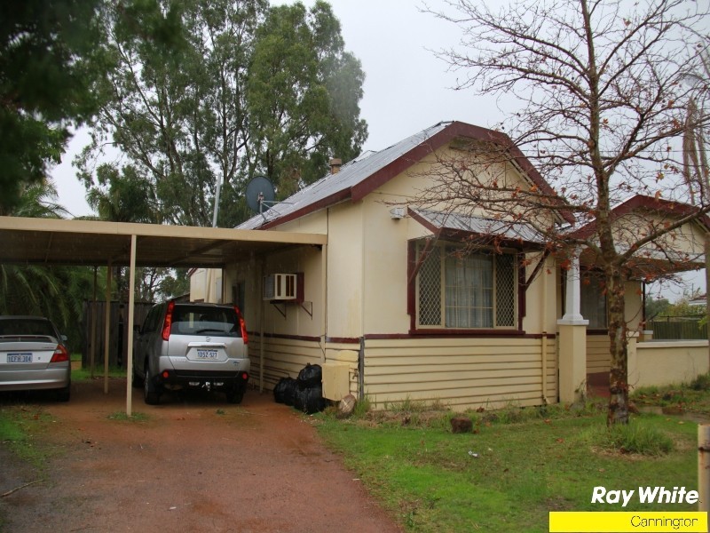 168 Railway Parade, Queens Park WA 6107