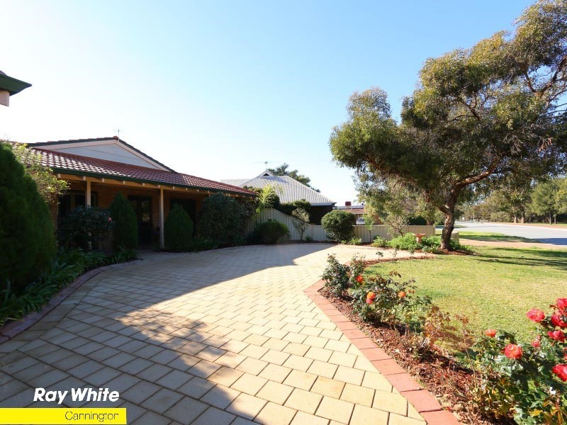 61 Bywater Way, Wilson WA 6107