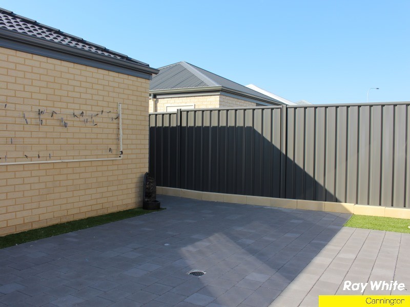 12 Boas Lane, Piara Waters WA 6112