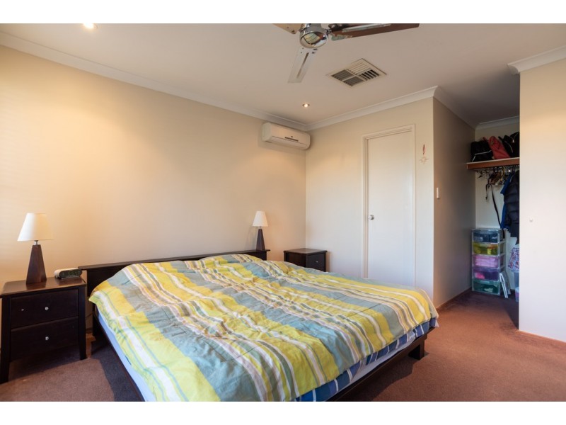 18 Abrolhos Loop, Beckenham WA 6107