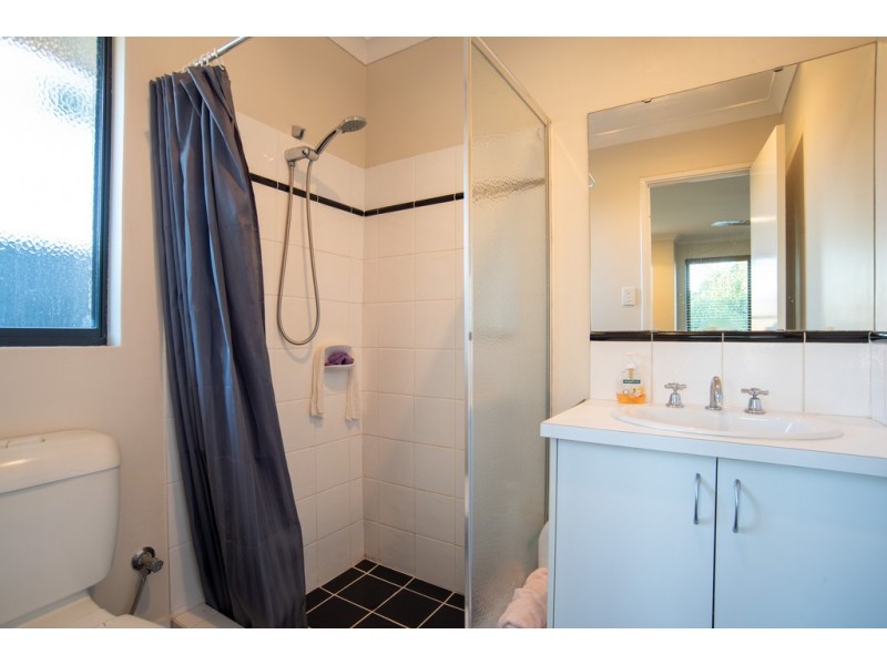 18 Abrolhos Loop, Beckenham WA 6107