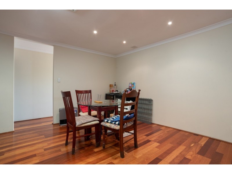 18 Abrolhos Loop, Beckenham WA 6107