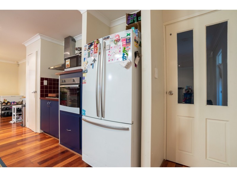 18 Abrolhos Loop, Beckenham WA 6107