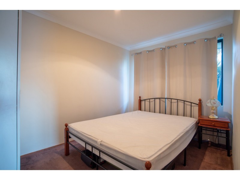 18 Abrolhos Loop, Beckenham WA 6107