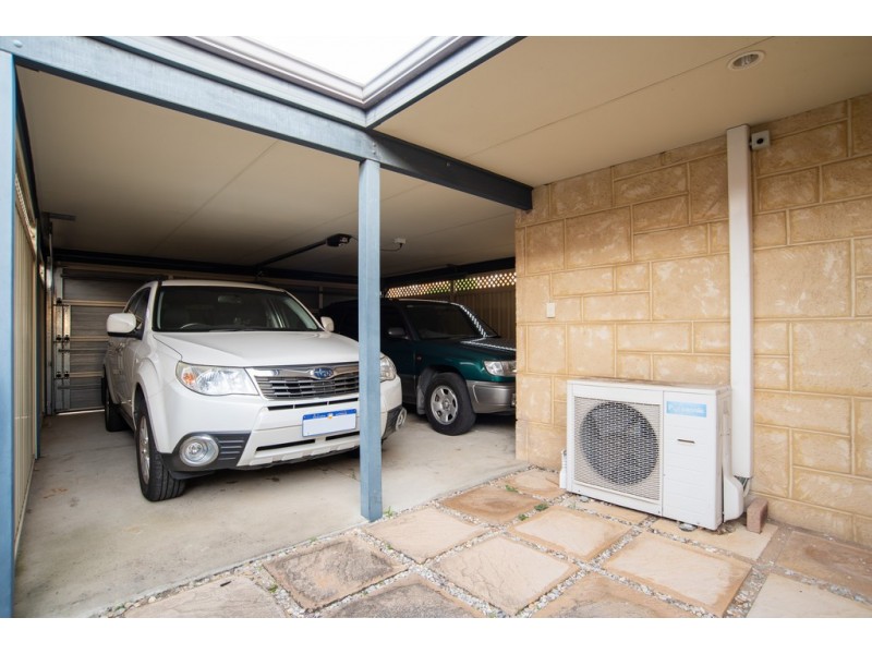 18 Abrolhos Loop, Beckenham WA 6107