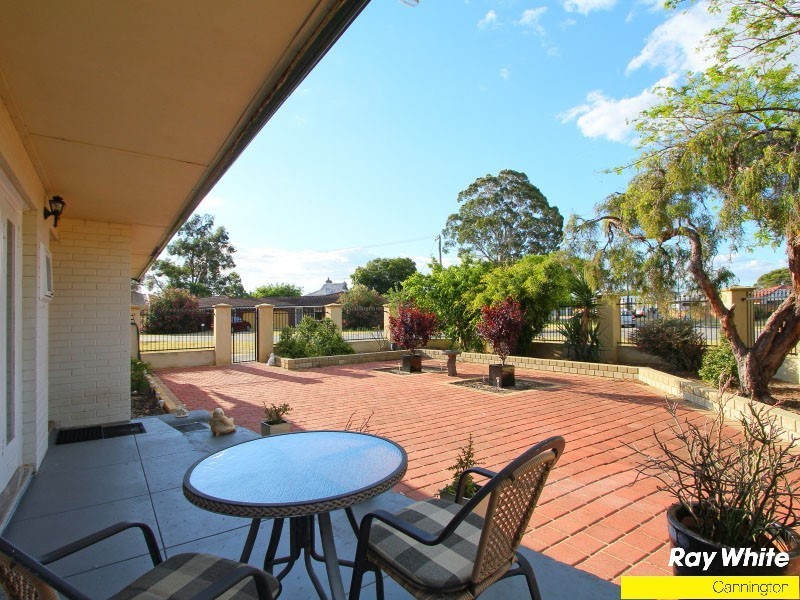 10 Herndon Close, Cannington WA 6107