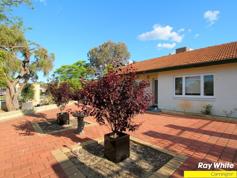 10 Herndon Close, Cannington WA 6107