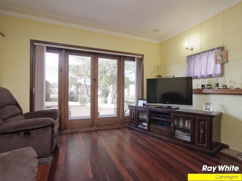 10 Herndon Close, Cannington WA 6107