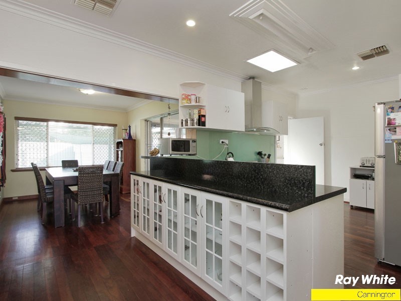 10 Herndon Close, Cannington WA 6107