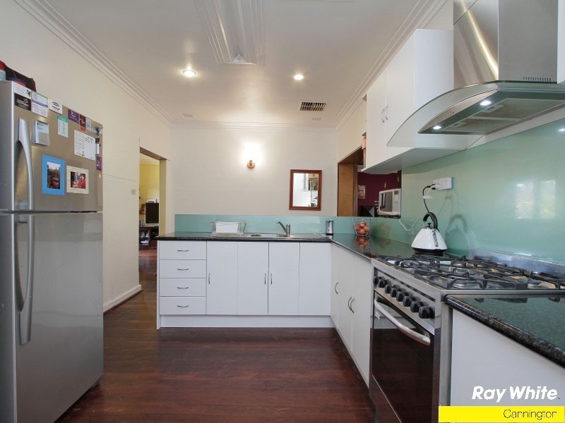 10 Herndon Close, Cannington WA 6107