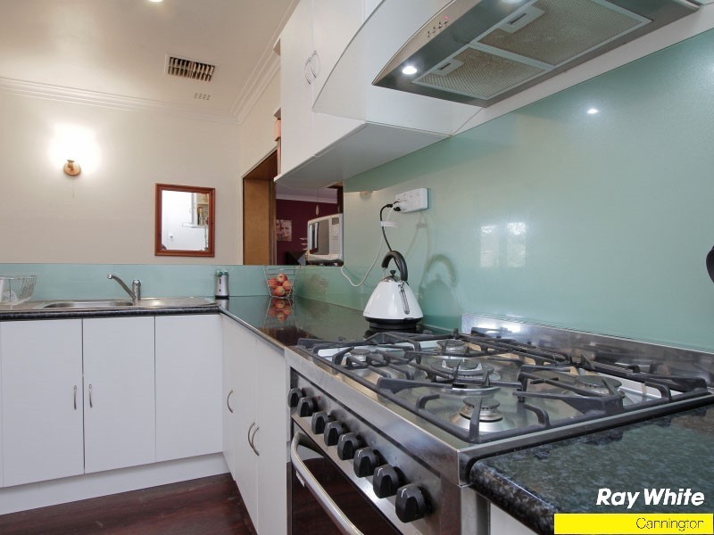 10 Herndon Close, Cannington WA 6107