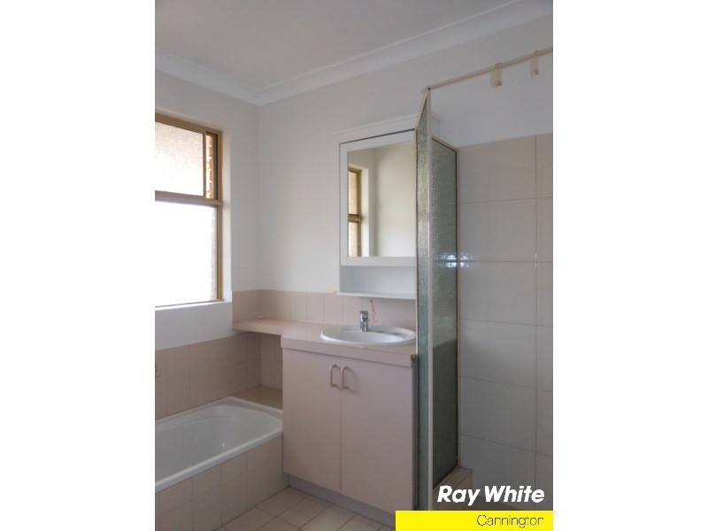 10/9-11 Mallard Way, Cannington WA 6107