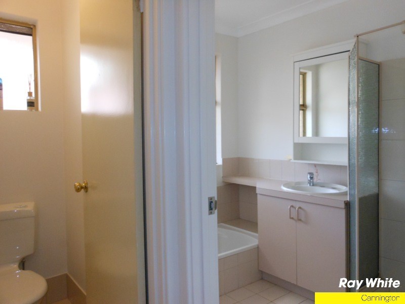 10/9-11 Mallard Way, Cannington WA 6107