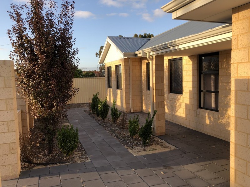 3A Ellam St, St James WA 6102
