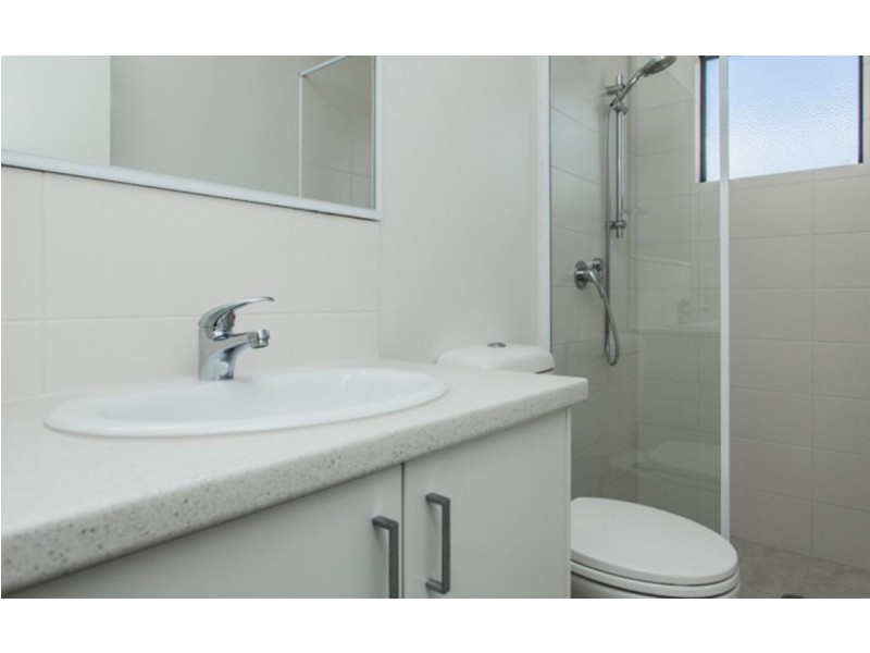 3A Ellam St, St James WA 6102