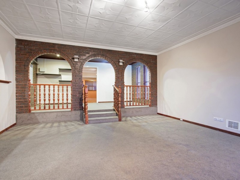 31 Salisbury Street, St James WA 6102