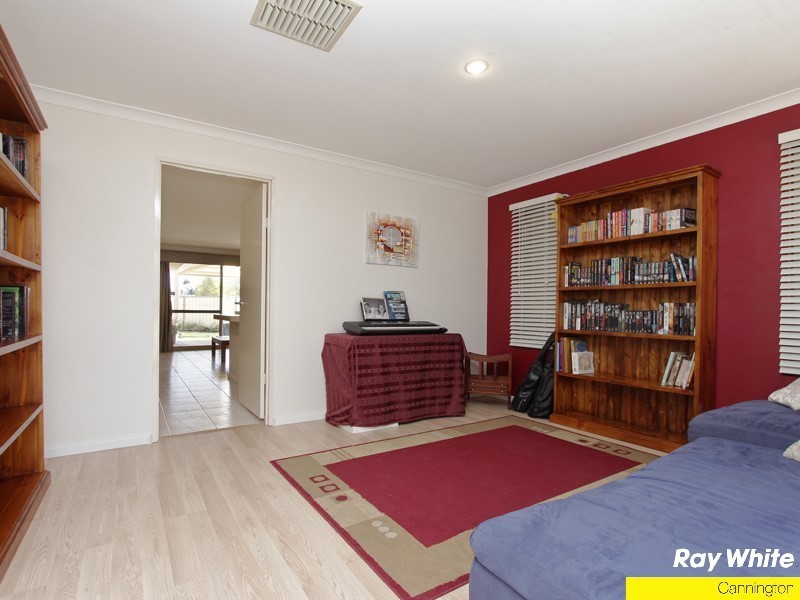 14 Holton Way, Cannington WA 6107